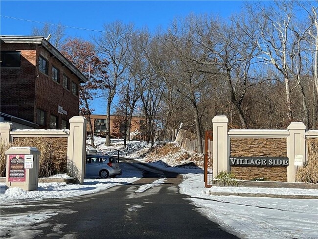 Building Photo - 1117 Douglas Ave Unit 303