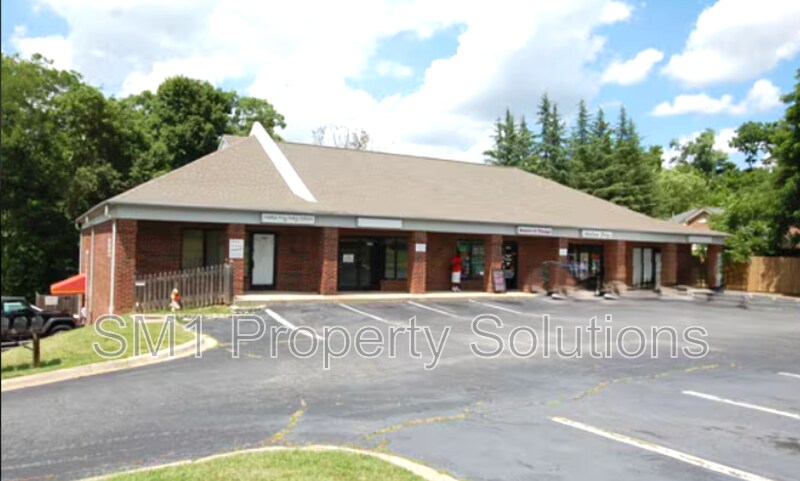 Photo - 702 W Main St