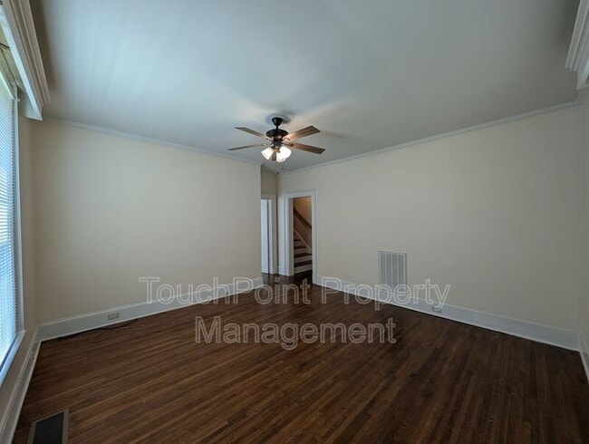 Photo - 476 Spring St SW
