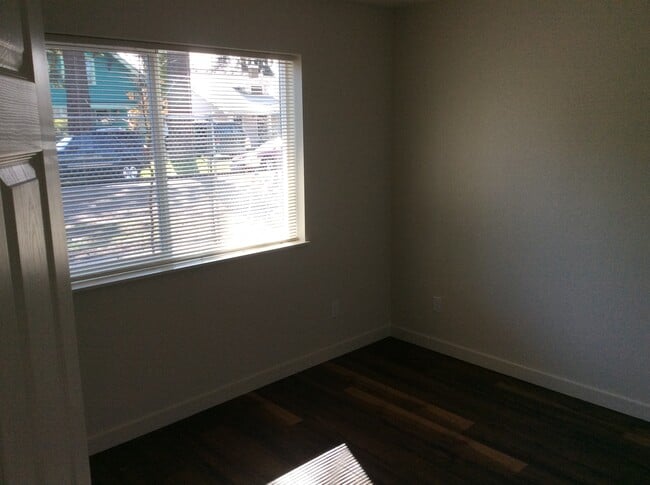 Photo - 909 W 4th Ave Unit #104