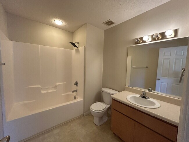 Photo - Apartment For Rent Unit 321