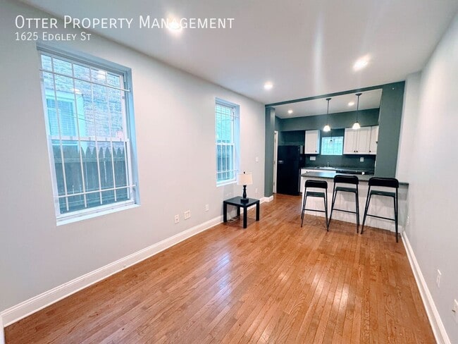 Photo - 1625 Edgley St