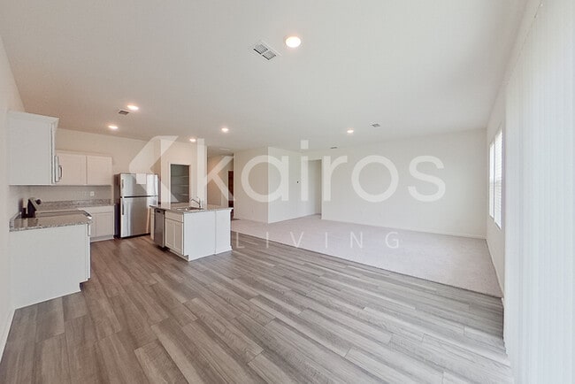 Photo - 677 Castillo Dr