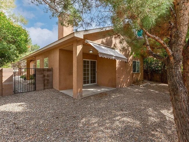 Photo - 8543 Murrelet Dr NE