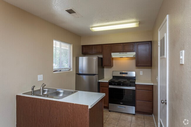 Interior Photo - 1047-1065 W 19th St Rental