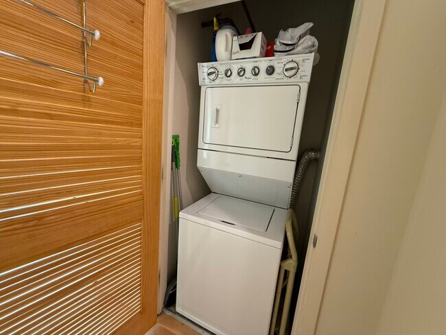 Photo - 1224 W Van Buren St Unit 607