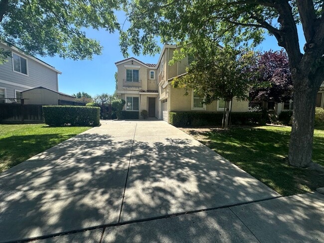 Photo - Brentwood Beauty 3 Bed 2.5 Bath
