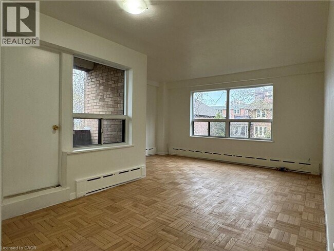 Photo - 325A JAMES Street S Unit# 206 Unit 206