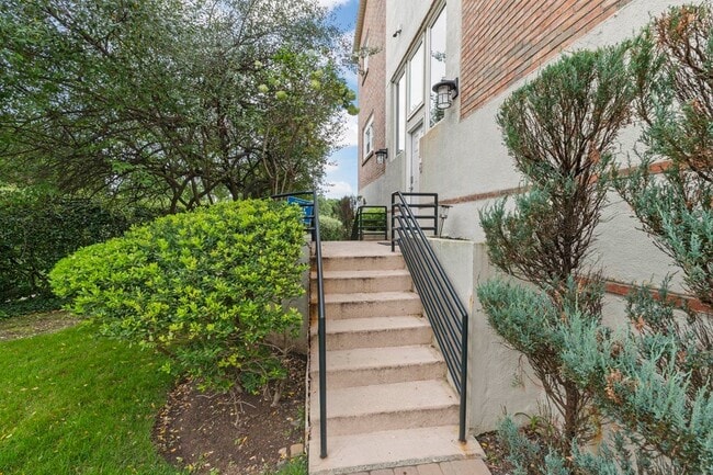 Photo - 6 Grand Cove Way
