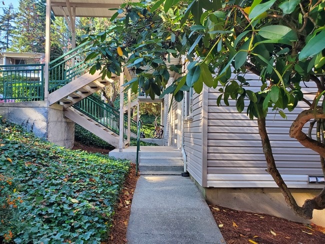 Lakeridge Apartments