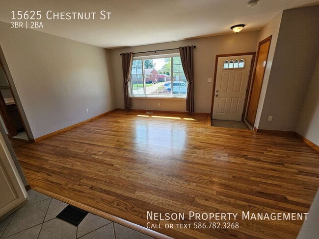 Photo - 15625 Chestnut St