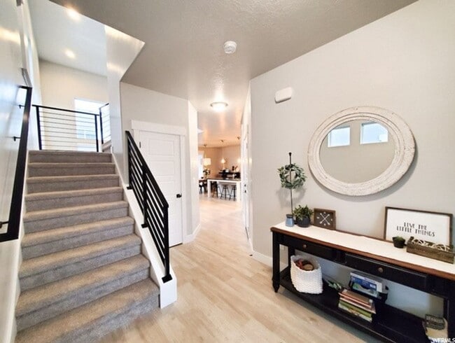 Photo - Beautiful 4 Bedroom Home, Bluffdale, 2827 sq ft, Updated!