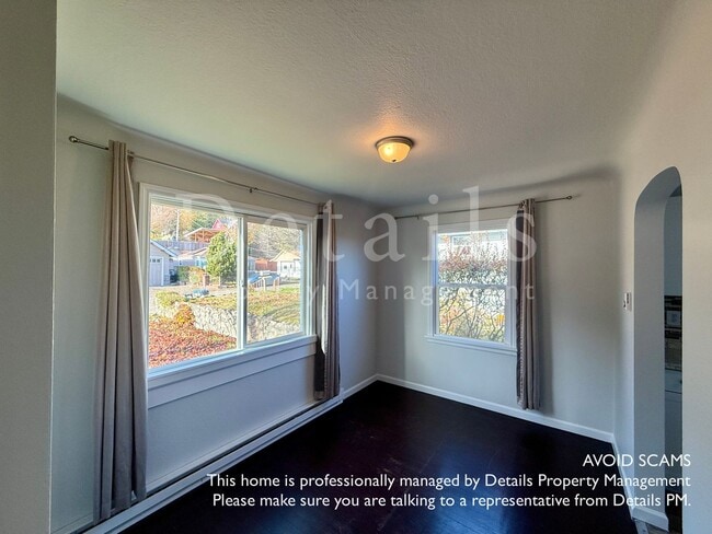 Photo - 5 Bedroom 2 Story With Basement! Casa