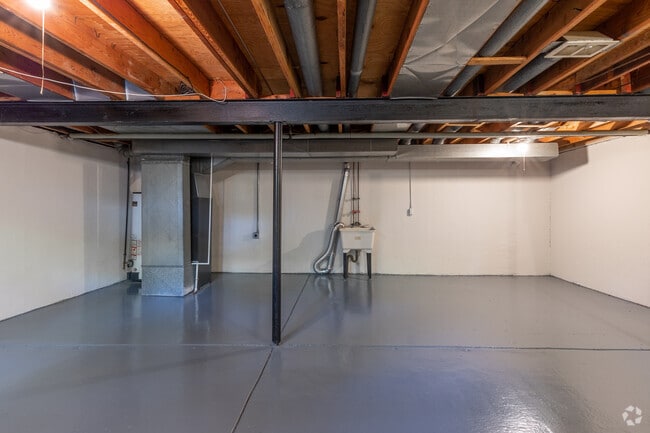 2BR, 1.5BA - 1120SF - Basement