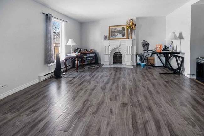 Photo - 23 Freshwater Rd Unit 1