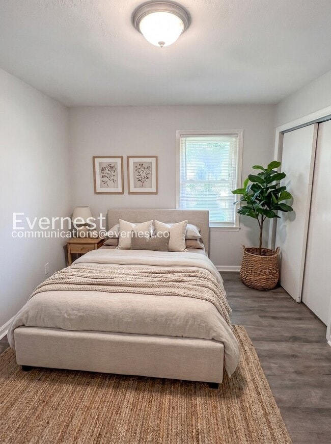 Photo - Limited Time Special Offer / 3 Bed/1 Bath Home with Carport / Pet-Friendly / Available Now!