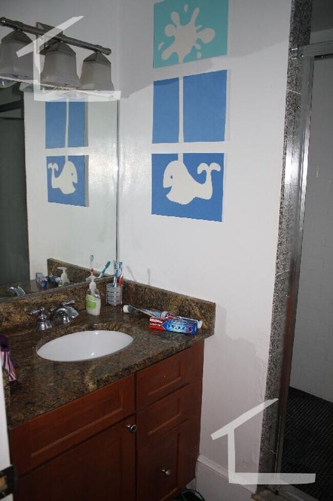 Photo - 4Br/1Bth apartment in Boston! Great location! Laundry in UNIT!