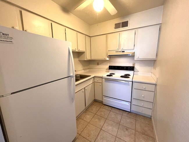 Photo - Spacious 1 Bedroom unit in Coralville, IA