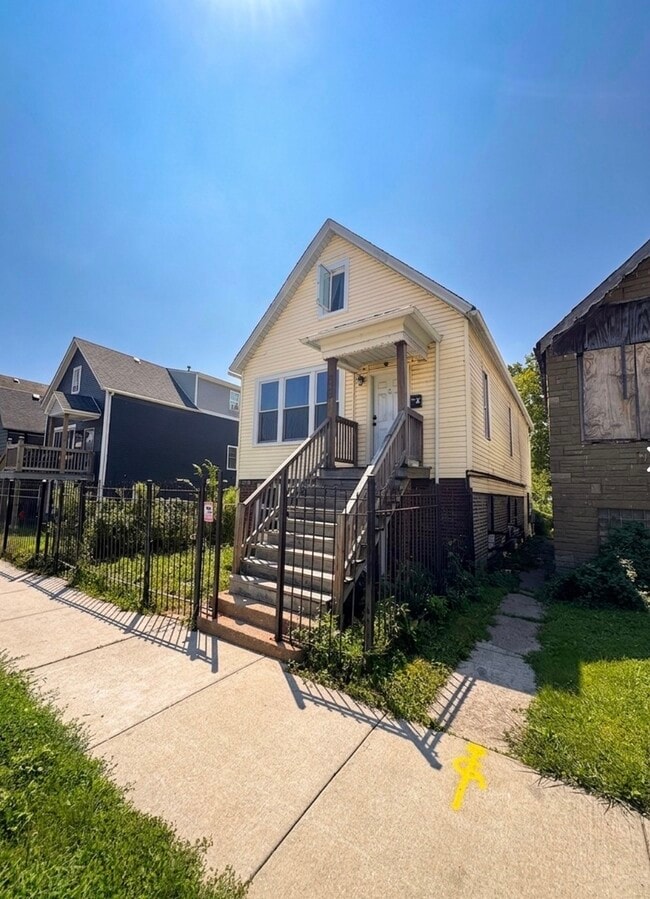 Photo - 5016 S Aberdeen St