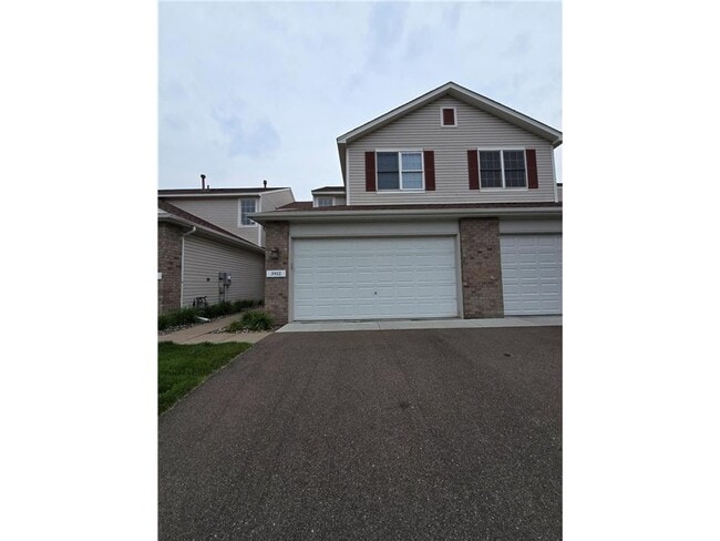 Building Photo - 3912 Everest Ln N