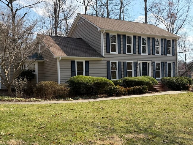 Building Photo - 3901 Buncombe Dr