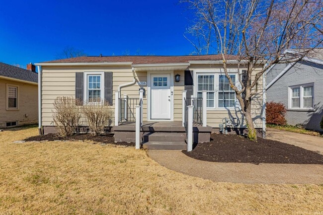 Building Photo - 2216 E Walnut St