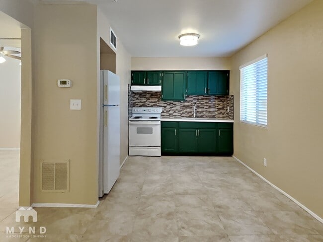 Photo - 1702 E Cambridge Ave