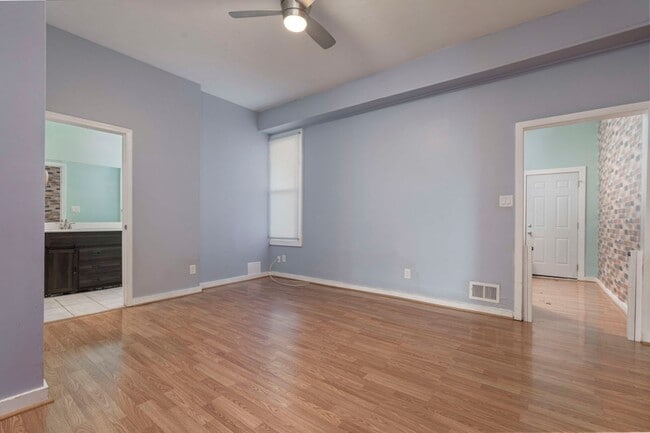 Photo - 522 Zane St Unit #1