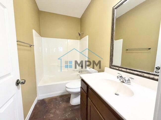 Photo - 122 Flagstone Dr