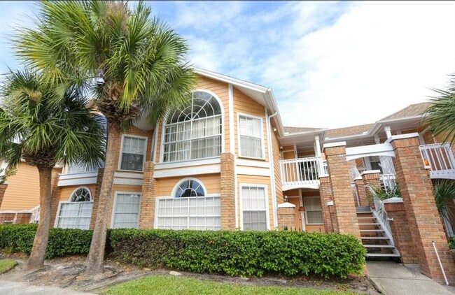 Building Photo - 2492 Sweetwater Club Cir Unit 68