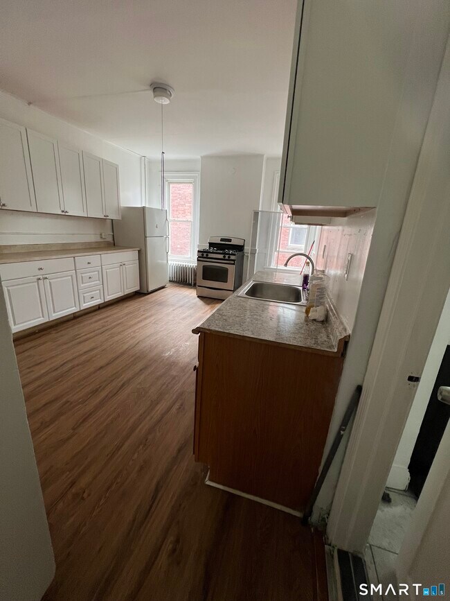 121 Babcock St Unit 2nd FLOOR