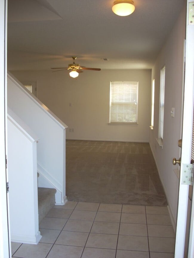 Photo - 147 Springwood Ln
