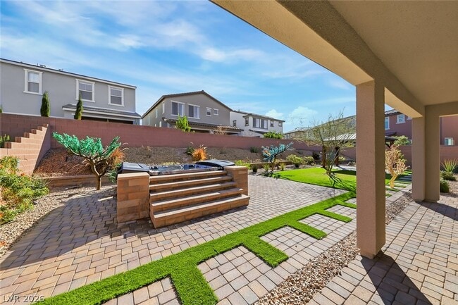 Photo - 11 Flora Sagio Ave