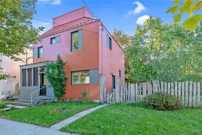 Photo - 621 Otisco St