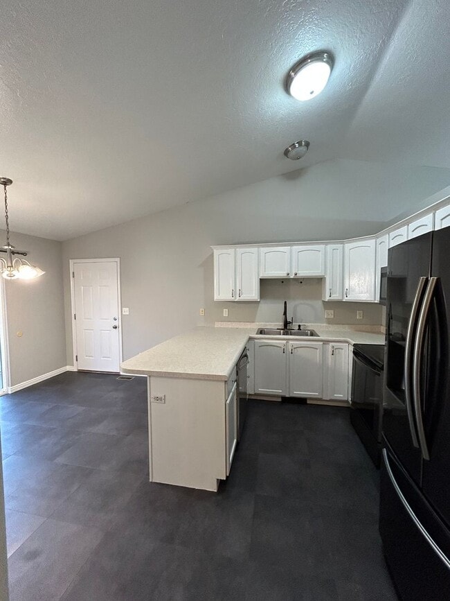 Photo - 5 Bedroom 3 Bathroom House in Spanish Fork!