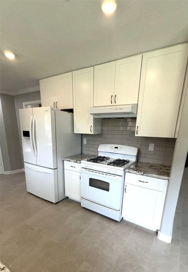 Photo - 212 Stratmore Dr