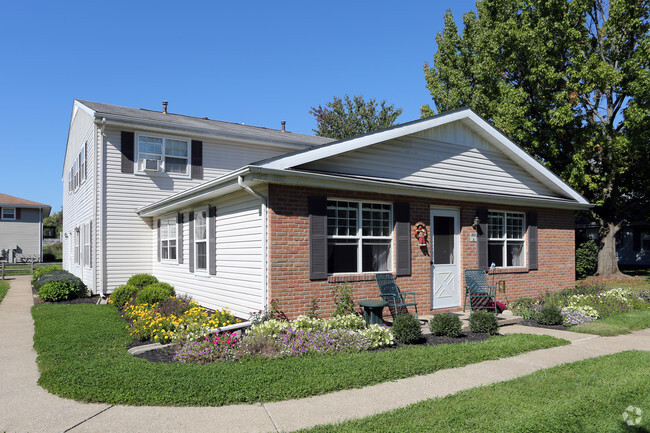 Building Photo - Brookfield Townhomes