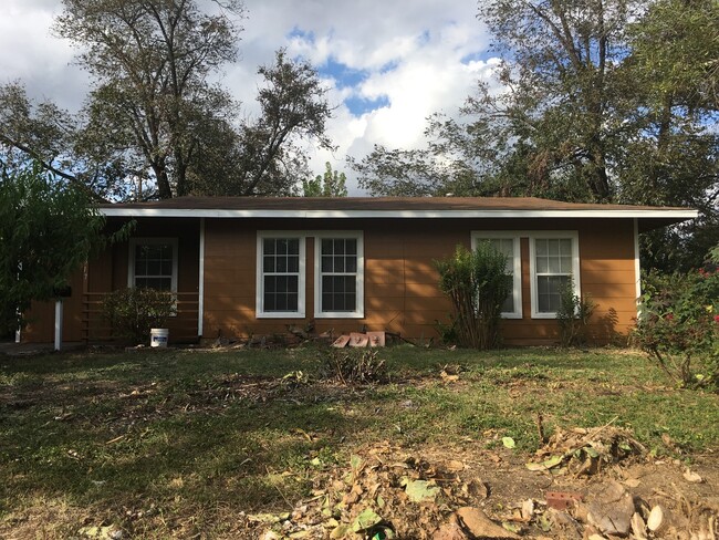 2/1 Home Available! - 2/1 Home Available!