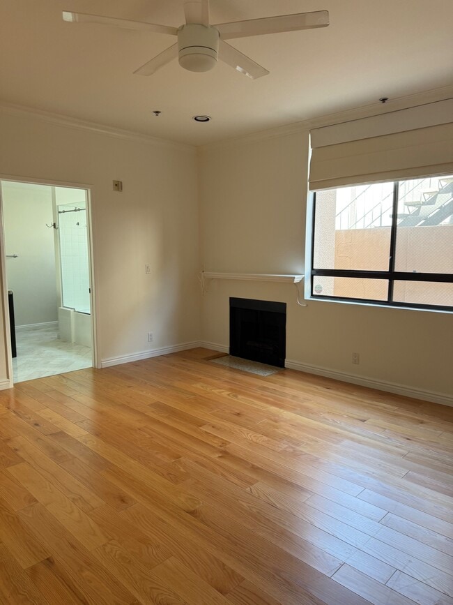 1238 S Holt Ave Unidad Holt