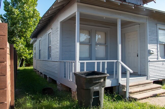 Photo - 5420 San Jose St