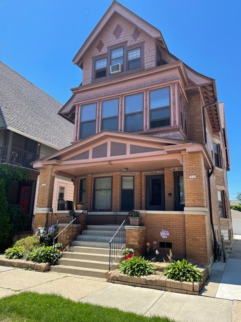 Building Photo - 1513 N Astor St Unit #1513 Rental
