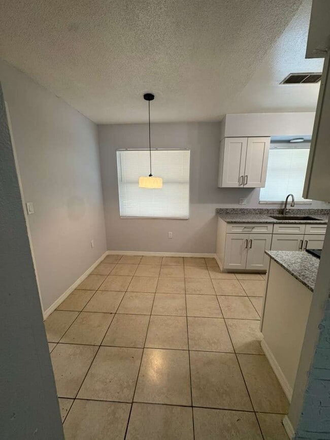 Photo - 1231 Abbeyville Rd