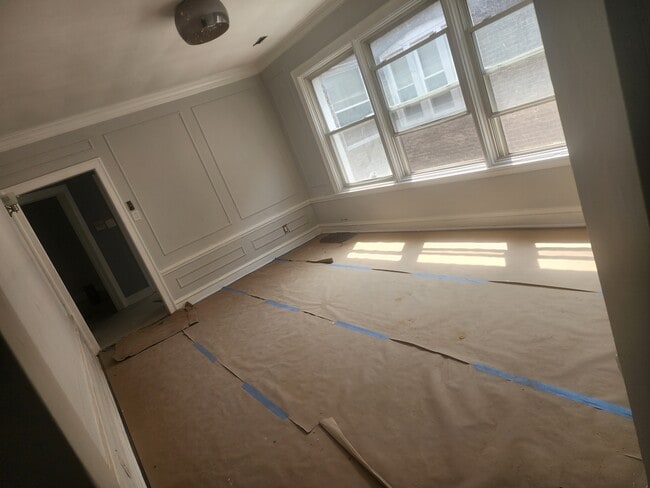 Building Photo - 7731 S Yates Blvd Unit 3 Rental