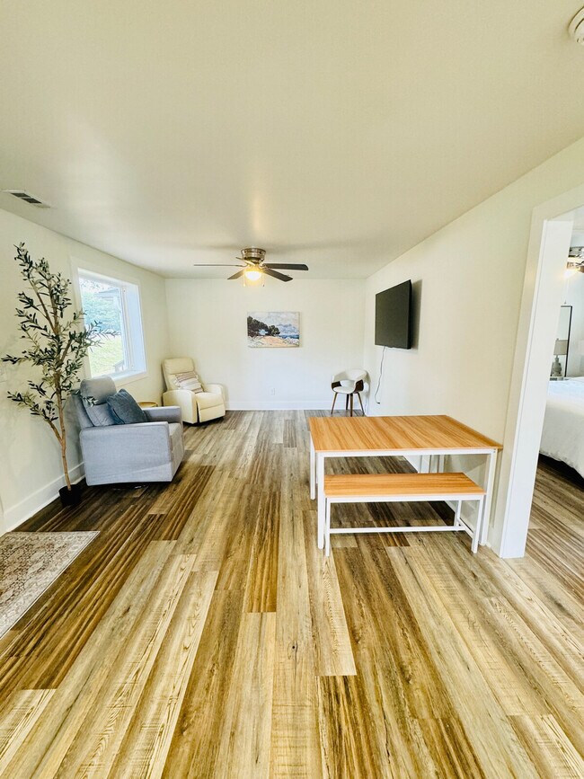 403 Cedar Lane Rd Unidad SI ID1234781P