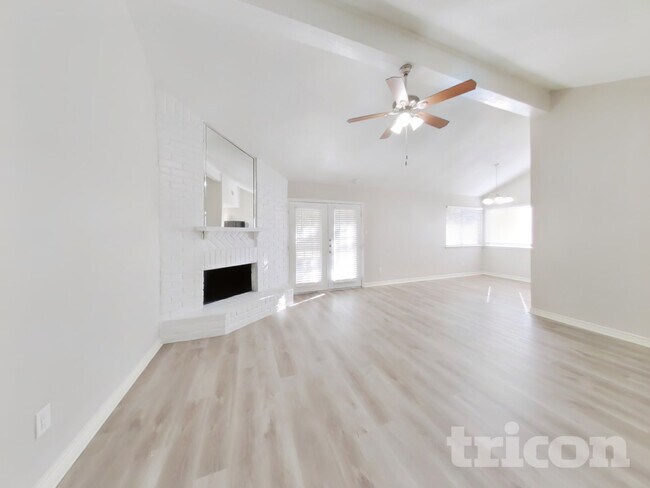 Photo - 2214 Townhall Ln