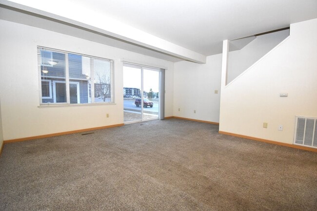 Photo - 3Bed 1.5Ba Townhouse with GARAGE! Great Location! Unit D