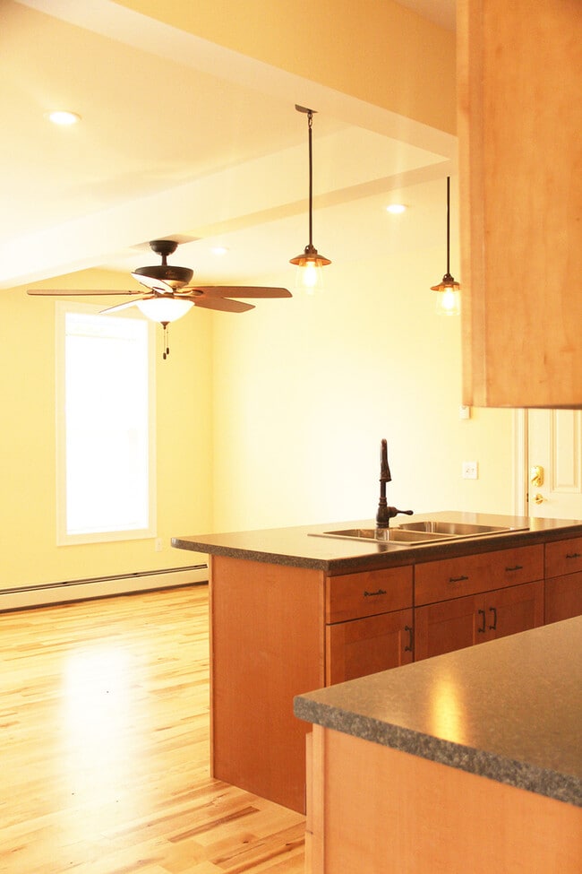 Building Photo - 26 Converse Ct Unit APT 3