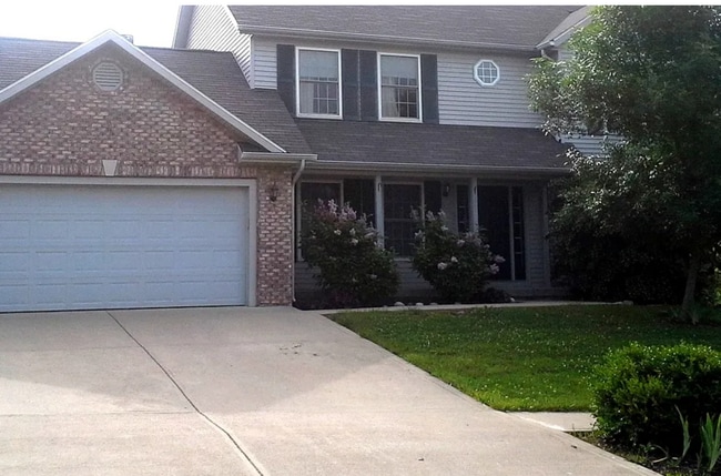 Building Photo - Spacious 4 Bed, 2.5 Bath Home in Woodgate