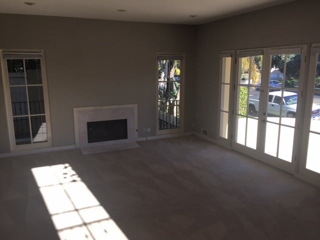 huge living room - 723 S Broadway