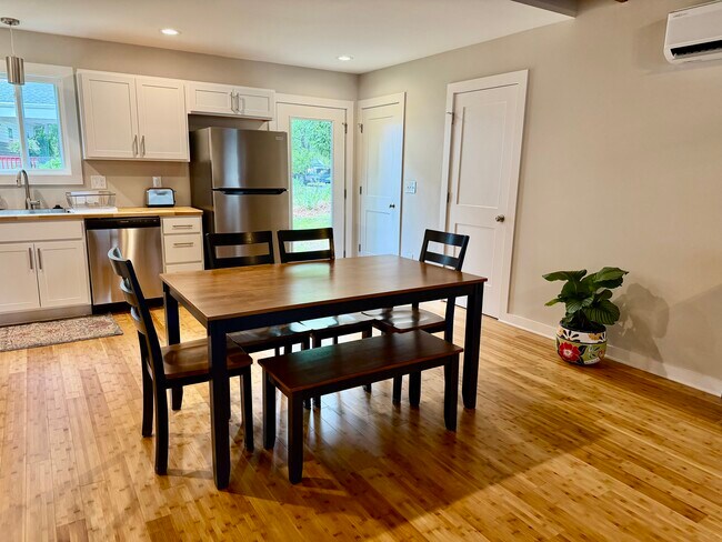 West AVL Cottage 105